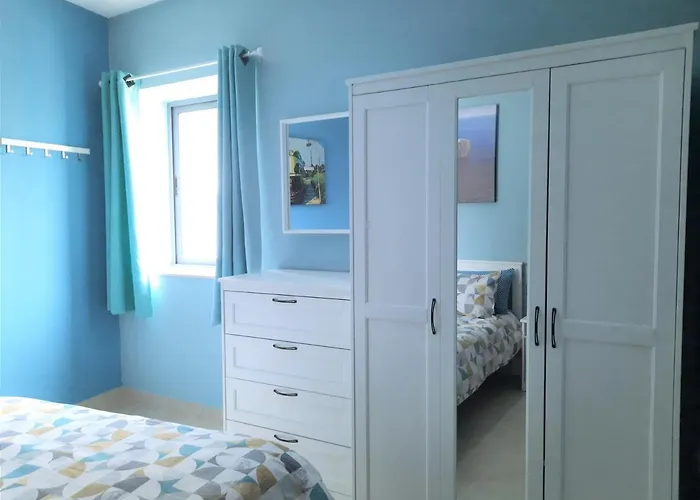 North Side 1 Apartment *